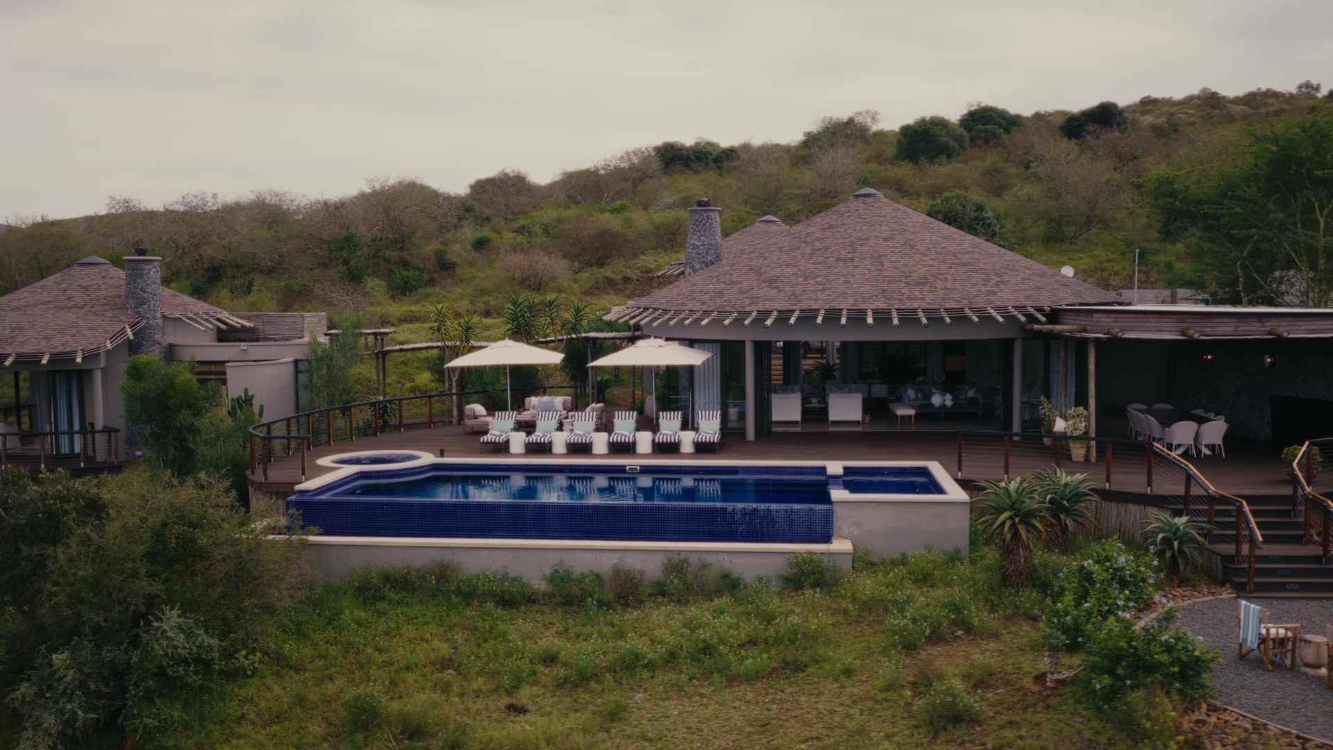 Villa Mhlosinga above the Thanda Safari reserve at golden hour