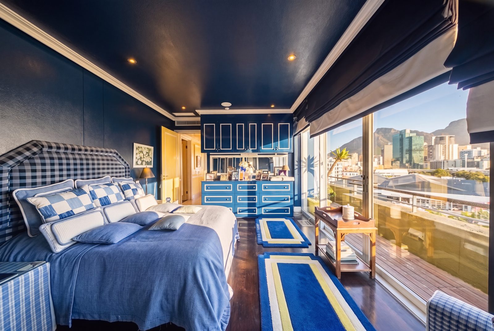 The second bedroom, Table Mountain from its balcony doors
