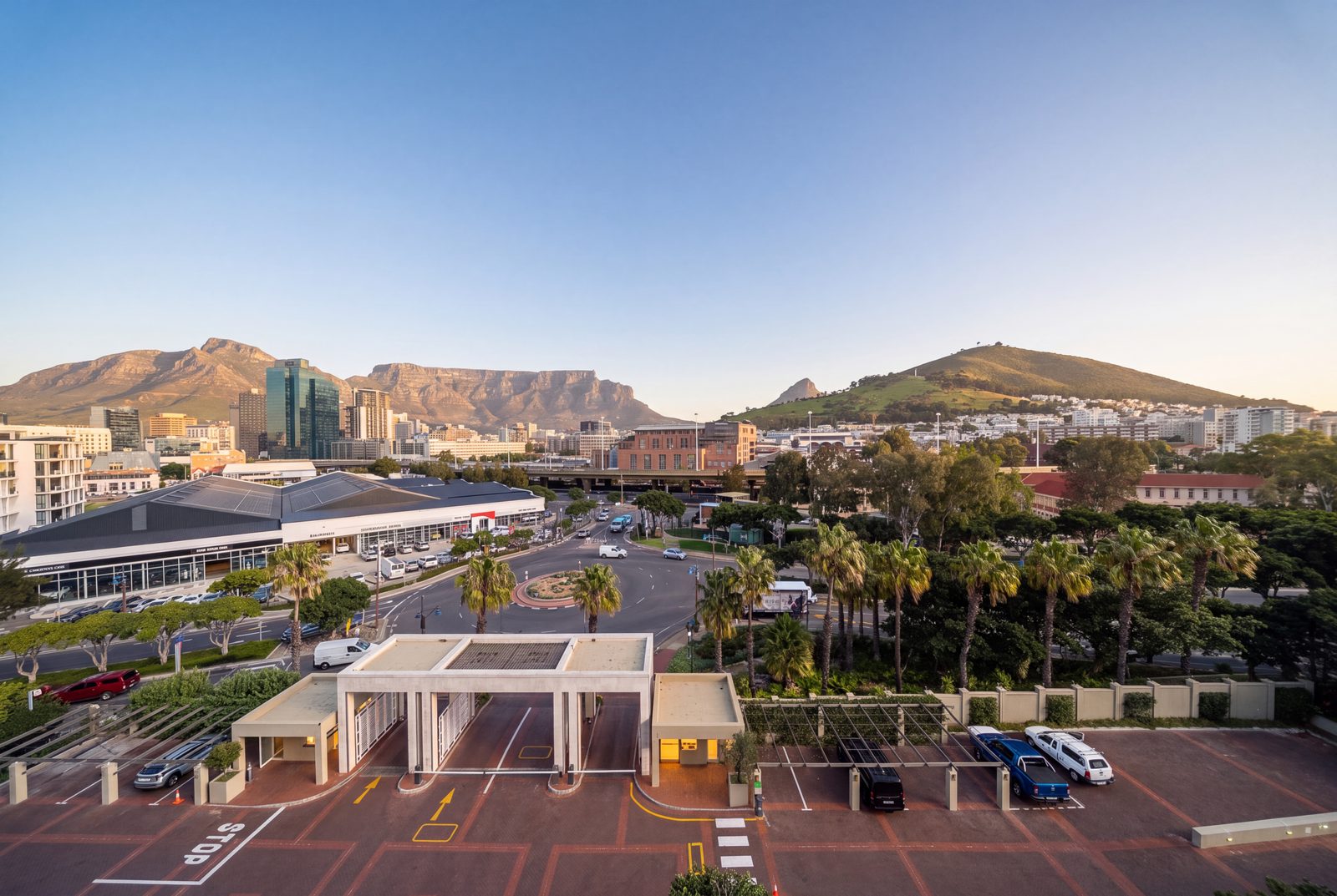The view over the gated entrance to Table Mountain and the city